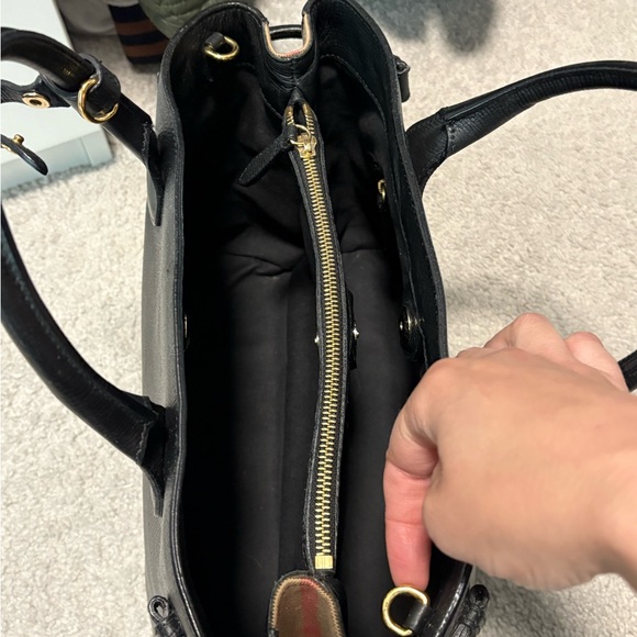 Burberry Banner Medium Tote - Picture 17 of 17